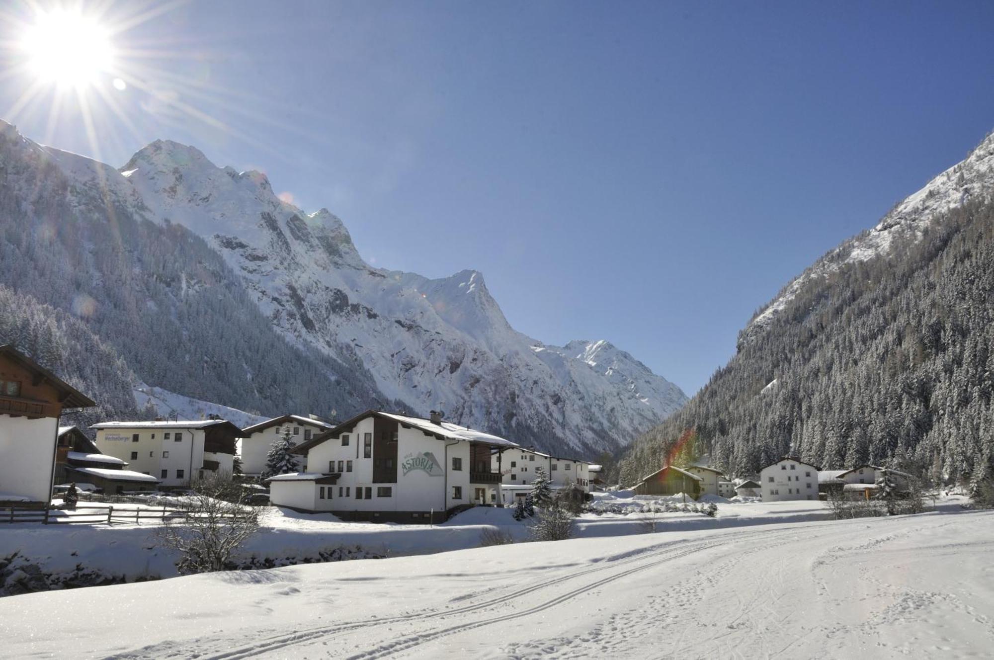 Haus Astoria Apartamento Sankt Leonhard im Pitztal Exterior foto