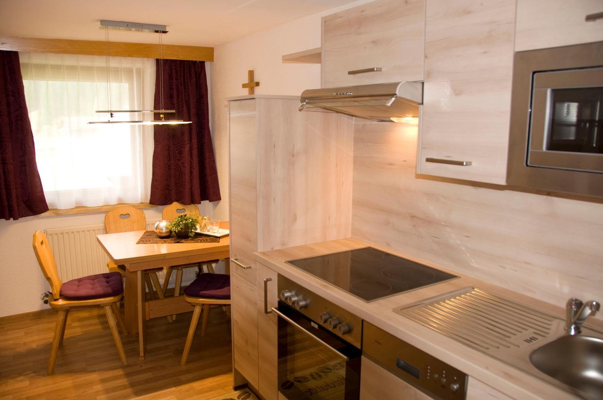 Haus Astoria Apartamento Sankt Leonhard im Pitztal Exterior foto