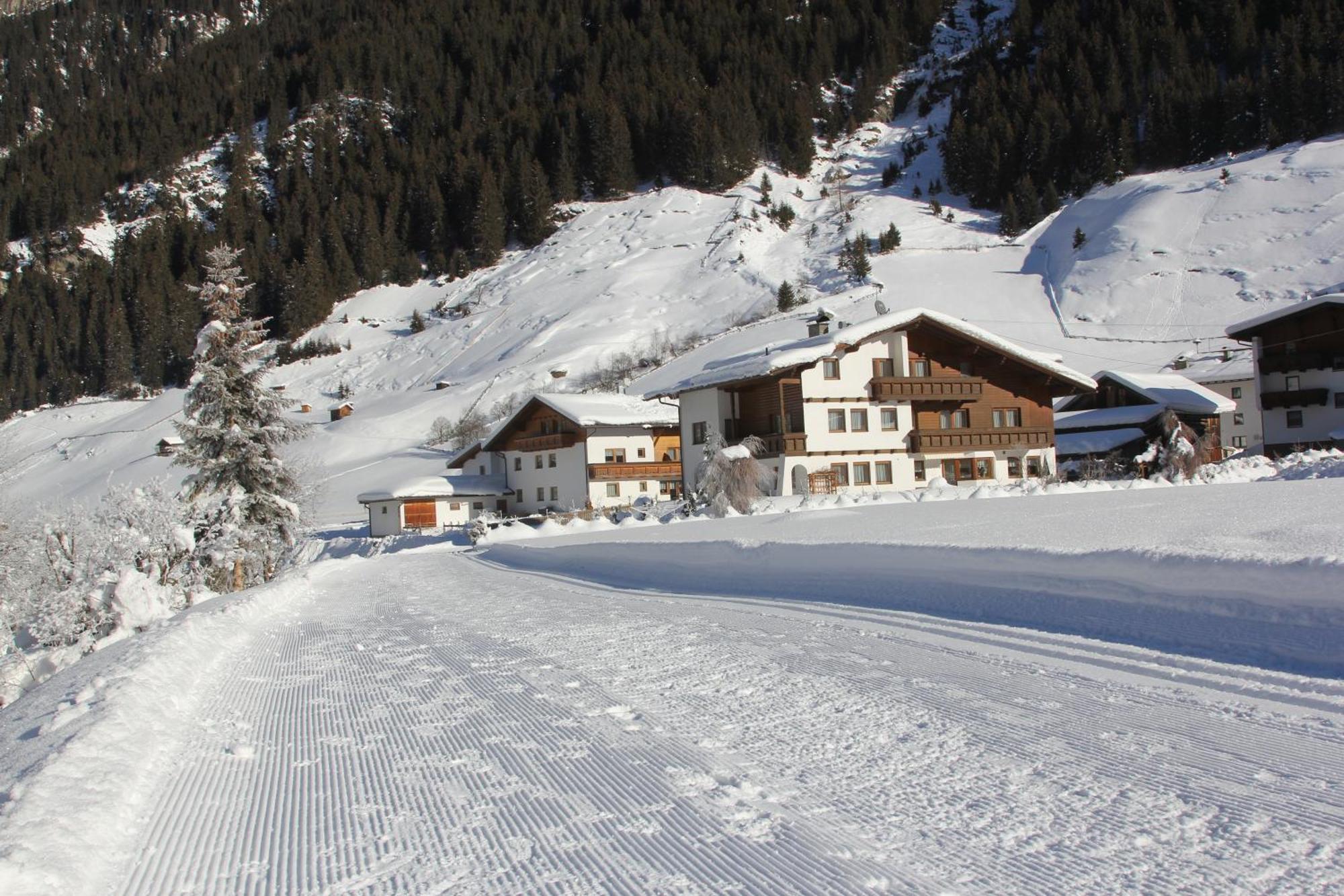 Haus Astoria Apartamento Sankt Leonhard im Pitztal Exterior foto