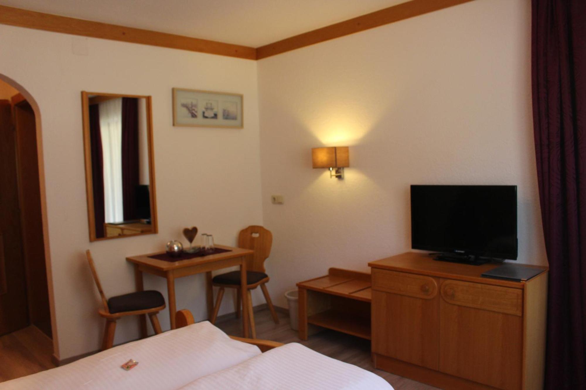 Haus Astoria Apartamento Sankt Leonhard im Pitztal Exterior foto