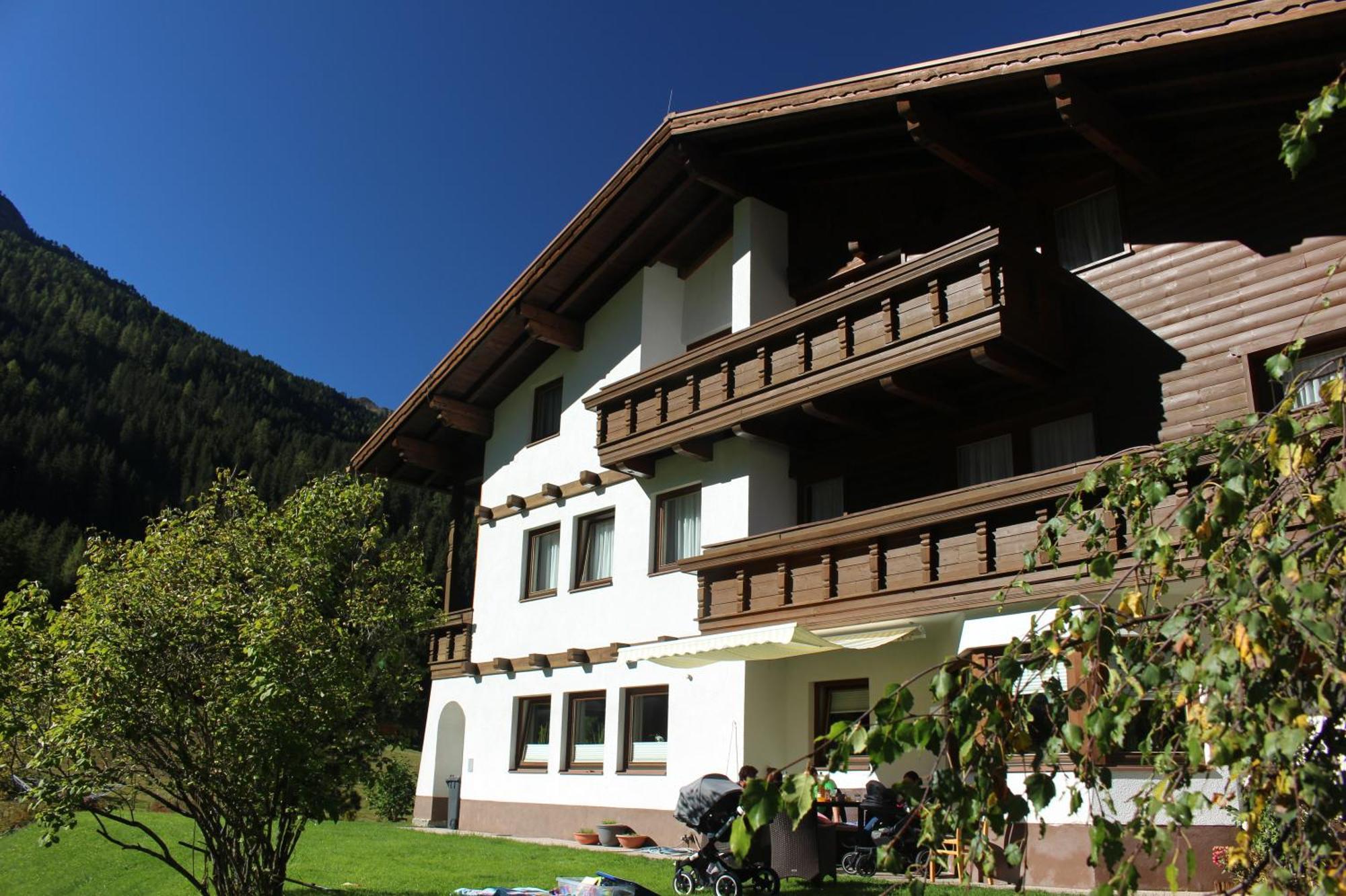 Haus Astoria Apartamento Sankt Leonhard im Pitztal Exterior foto