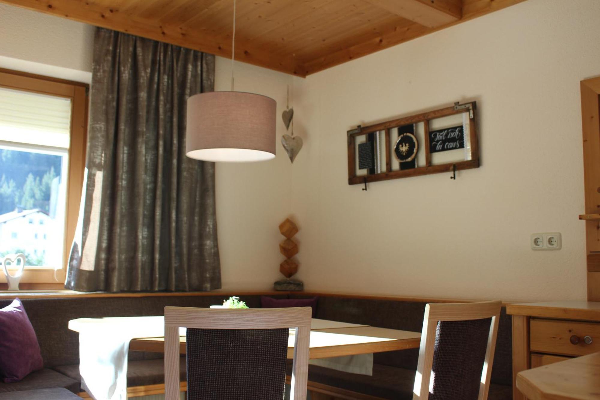 Haus Astoria Apartamento Sankt Leonhard im Pitztal Exterior foto