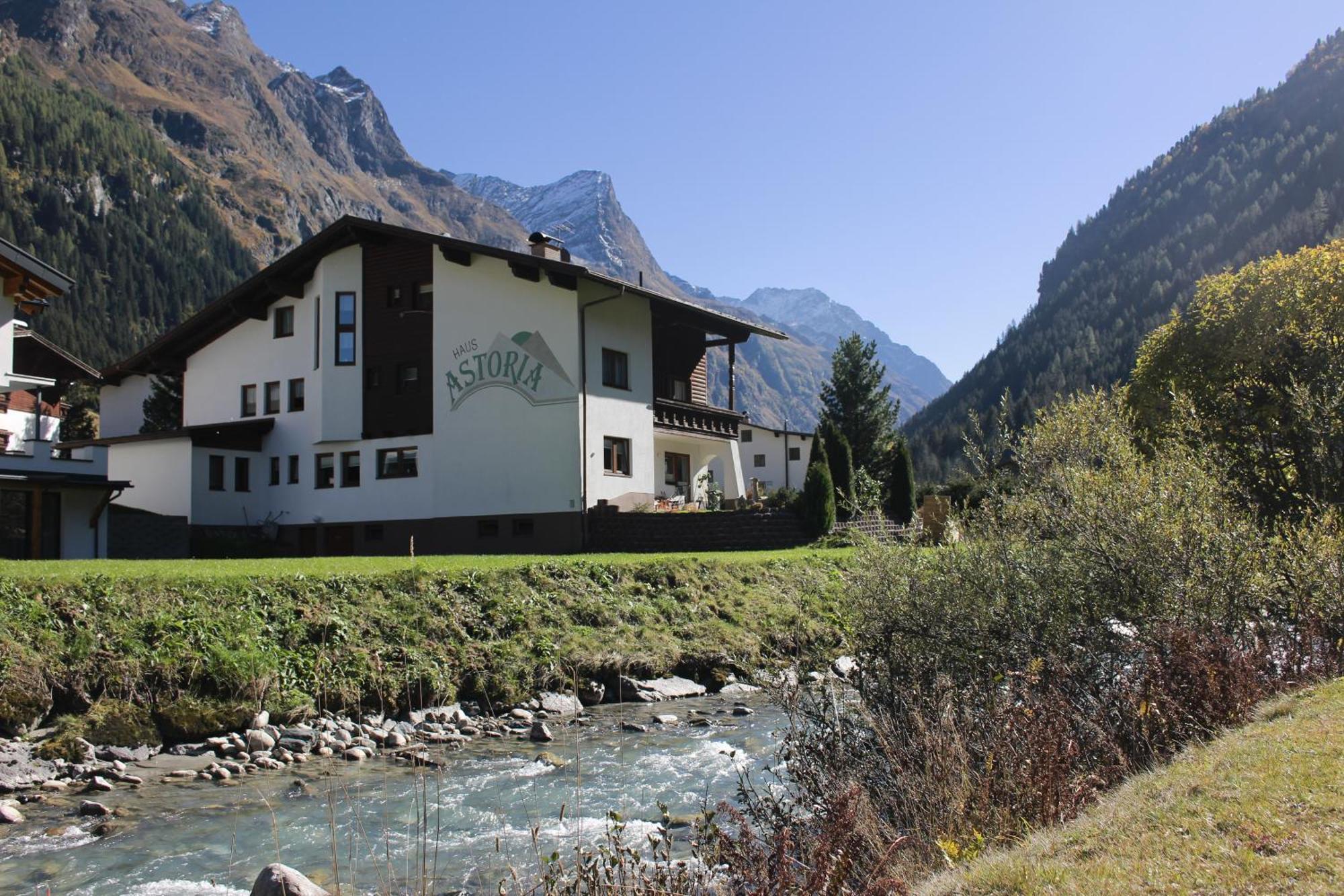 Haus Astoria Apartamento Sankt Leonhard im Pitztal Exterior foto