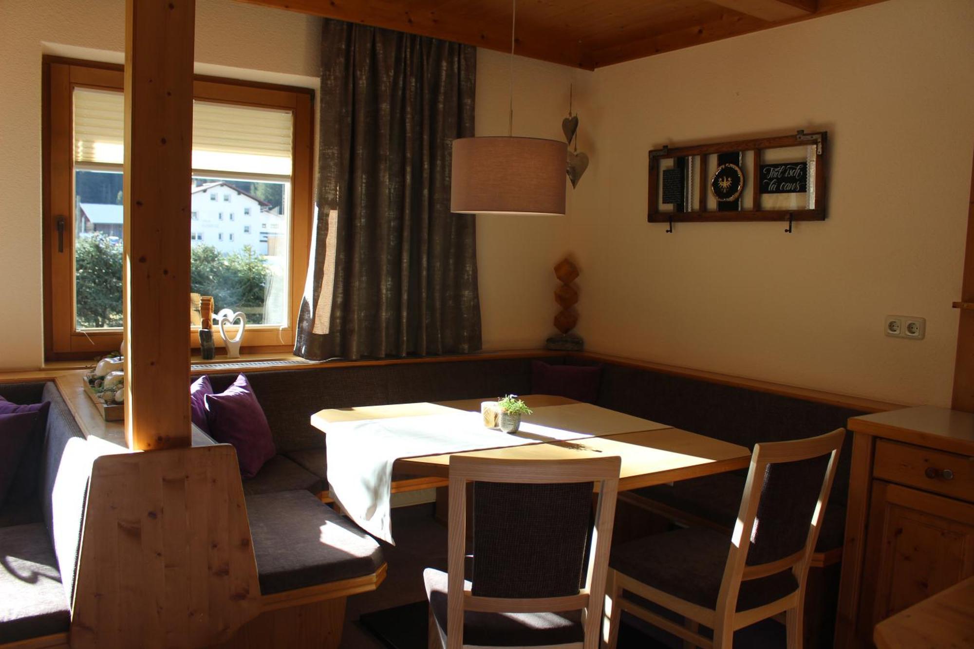 Haus Astoria Apartamento Sankt Leonhard im Pitztal Exterior foto