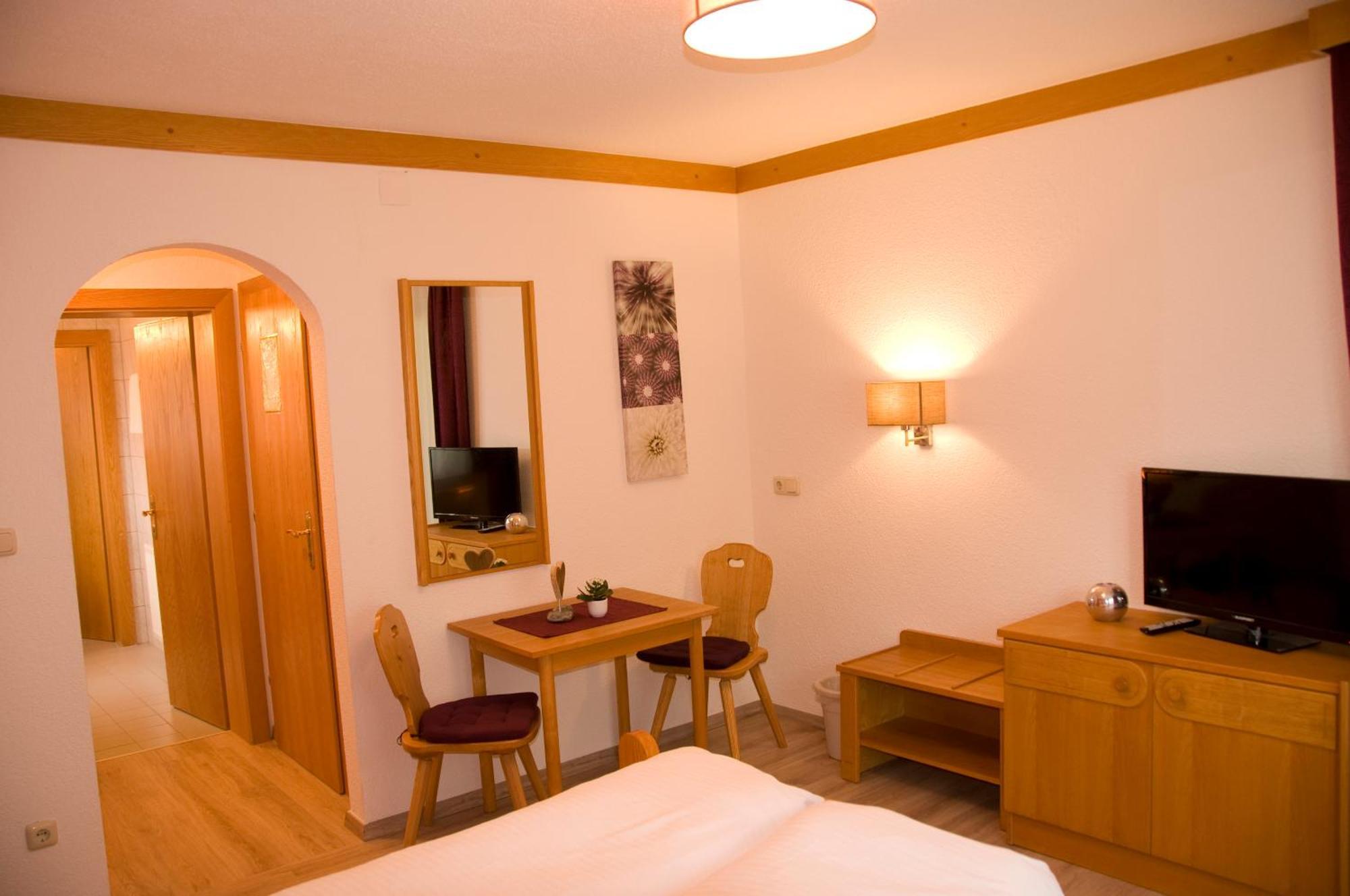 Haus Astoria Apartamento Sankt Leonhard im Pitztal Exterior foto